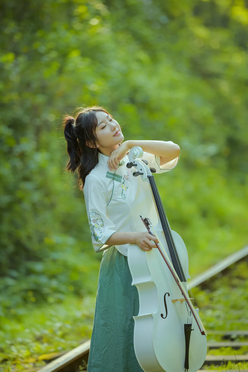 [YITUYU艺图语]2023.06.07 铁路人像 莎莎[21+1P/100MB]