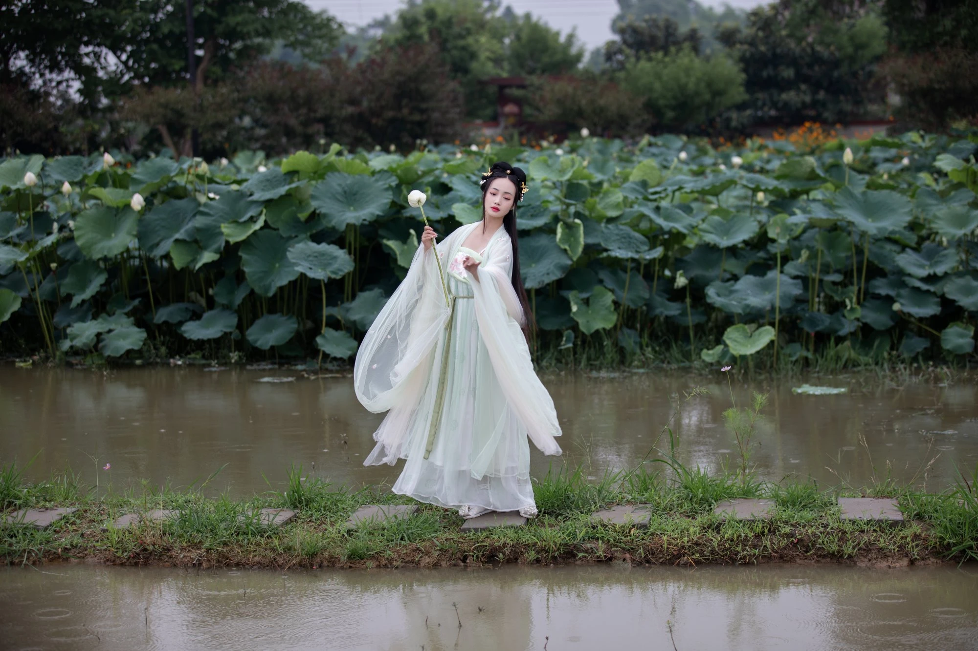 [YITUYU艺图语]2022.08.01 荷 凌子兮[23+1P/371MB]