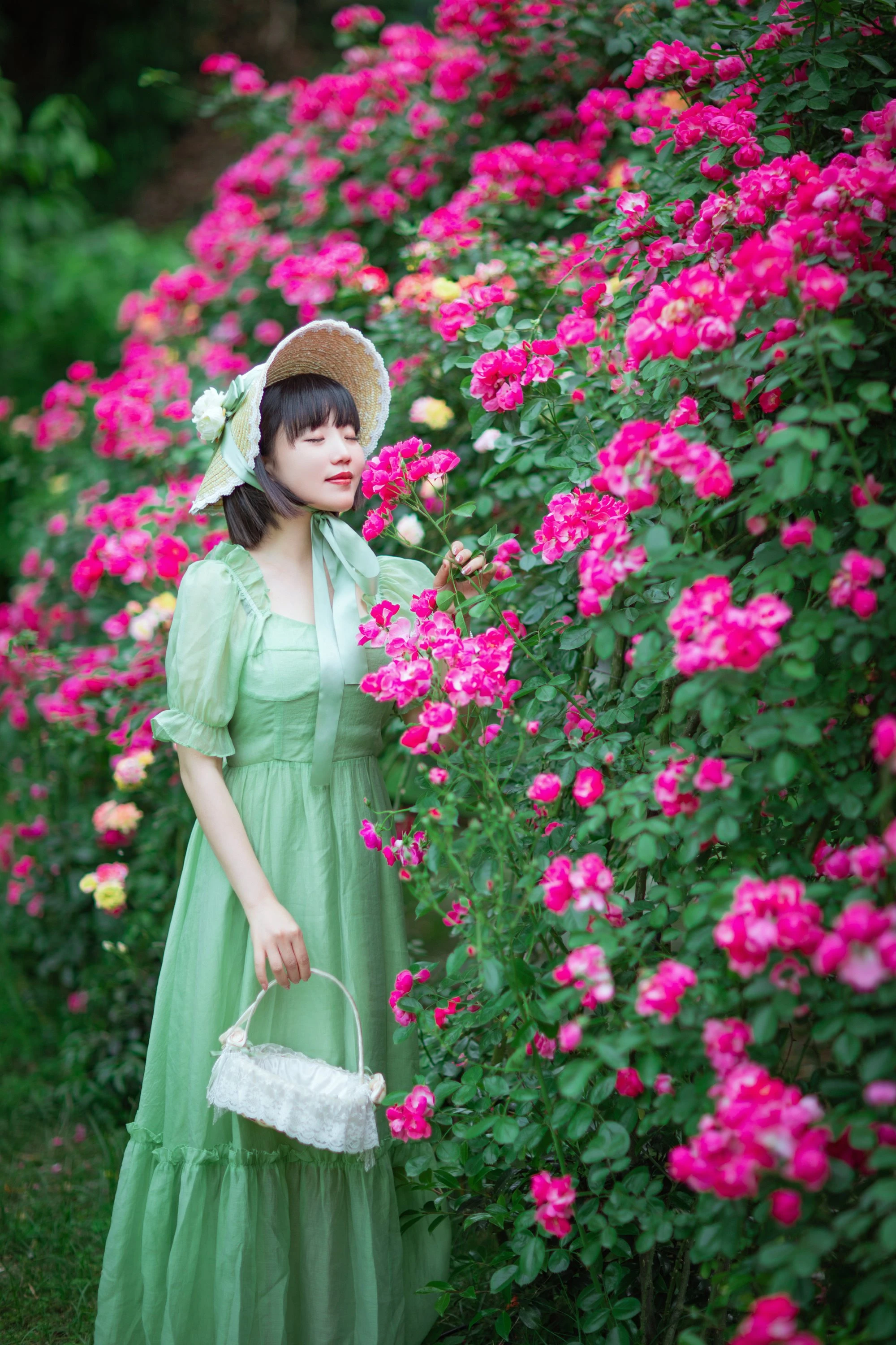 [YITUYU艺图语]2022.08.12 蔷薇花开 冬琴[19+1P/347MB]
