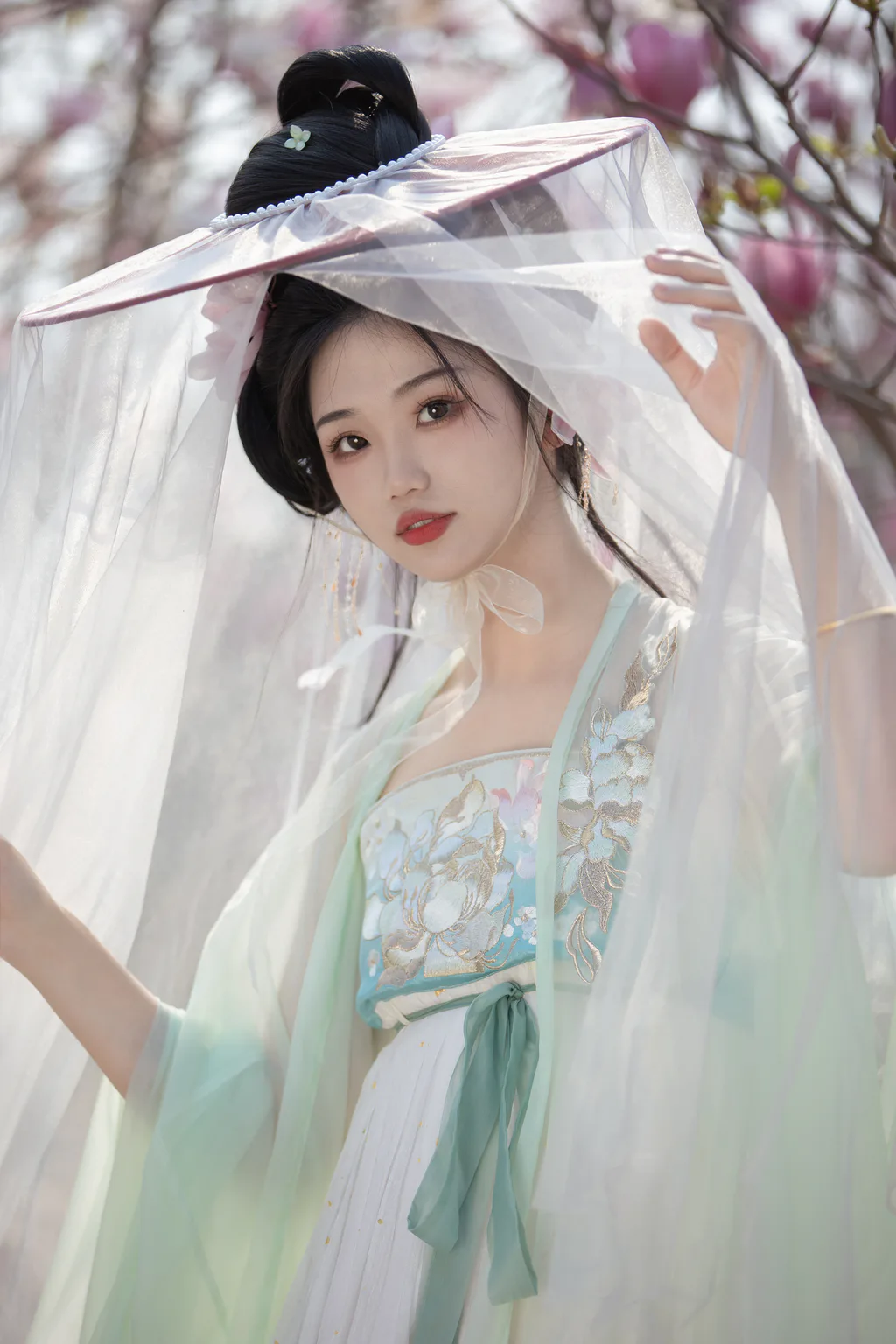 [YITUYU艺图语]2023.03.26 玉兰 晚江亭[32+1P/297MB]