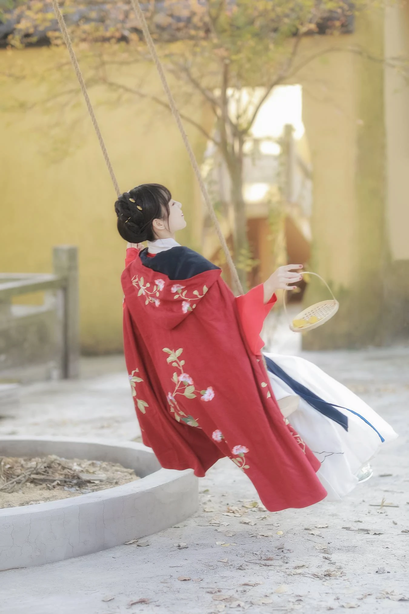 [YITUU艺图语] 2022.03.23 满园银杏落秋风 荞兜麻黛 [29P/683MB]