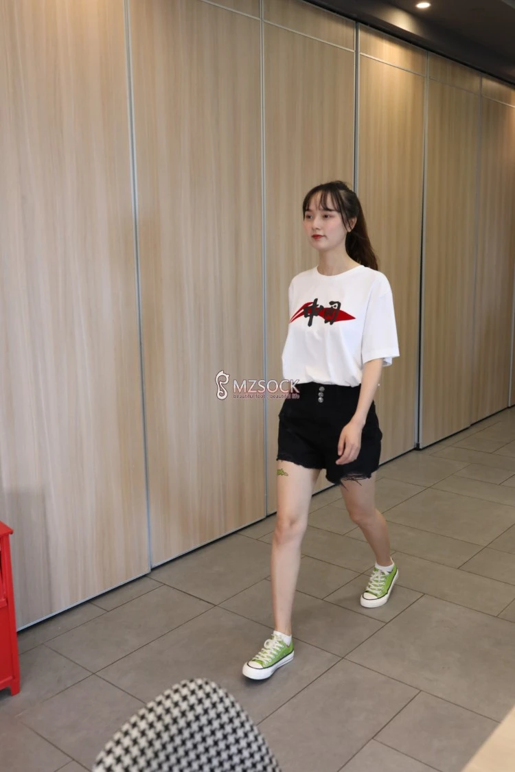 [MZSOCK]爱镁足 No.037 悦悦 捕获一只小可爱 [163P/712MB]