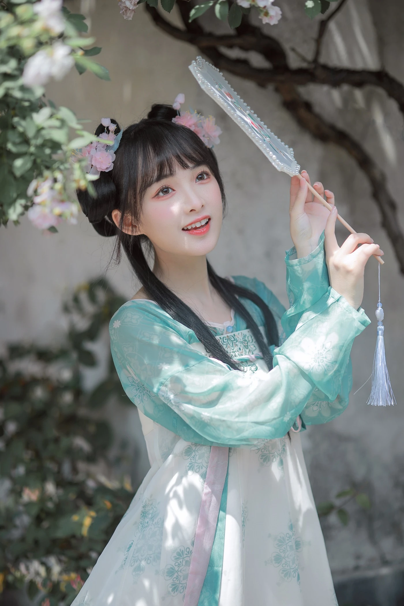 [YITUYU艺图语] 2022.06.14 渐开荷芰落蔷薇 莉莉崽w [20P/124MB]