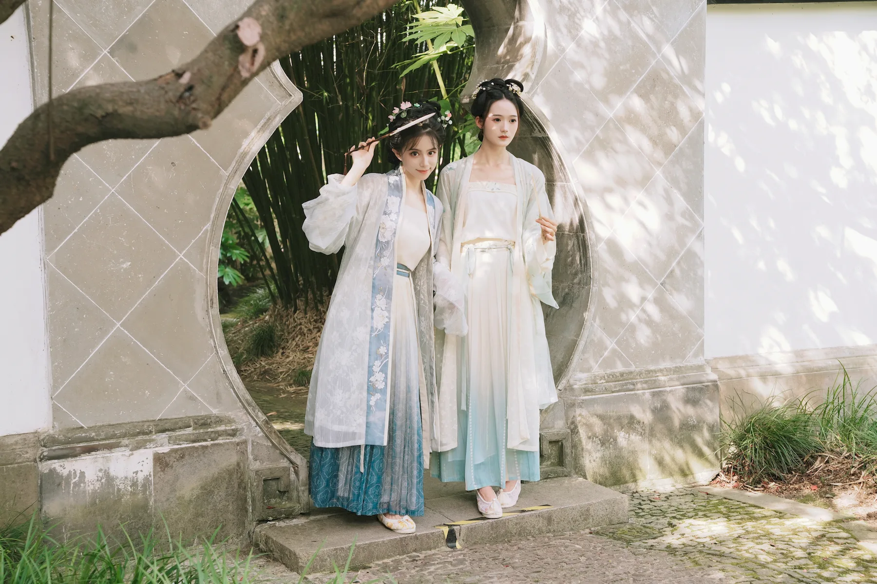 [YITUYU艺图语]2023.06.28 游园惊梦 Conkon控控&一只柚柚柚柚柚子&兔子Zzz不吃胡萝卜&贰加六[26+1P/347MB]