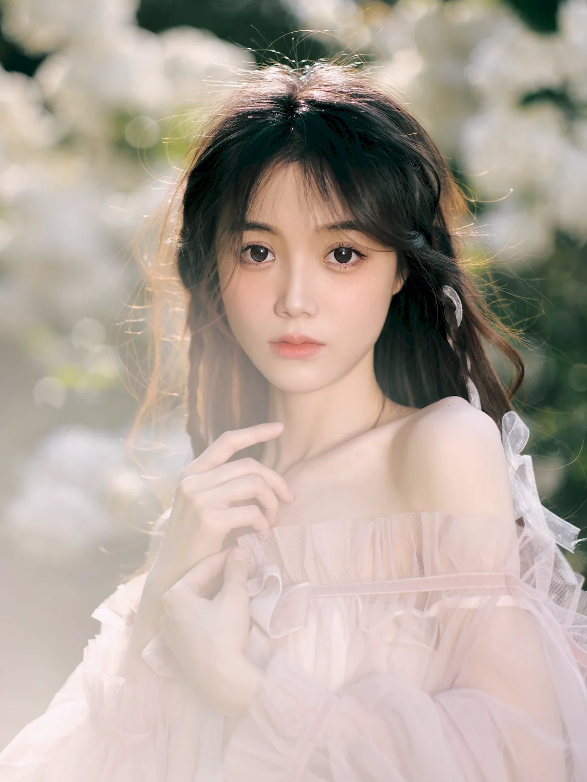 [YITUYU艺图语]2023.07.15 绣球花的浪漫 小千hi[19+1P/267MB]