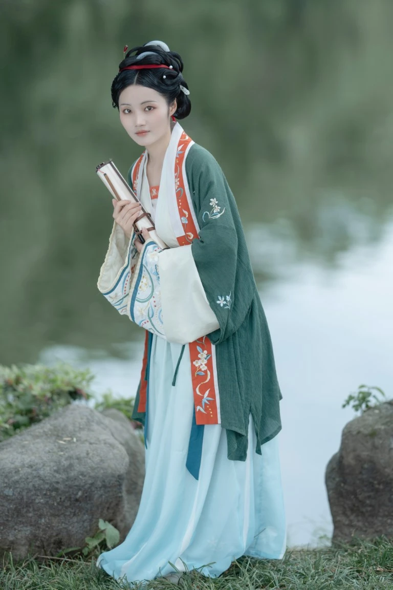 [YITUYU艺图语]2022.10.31 画莫叶 默默[25+1P/272MB]