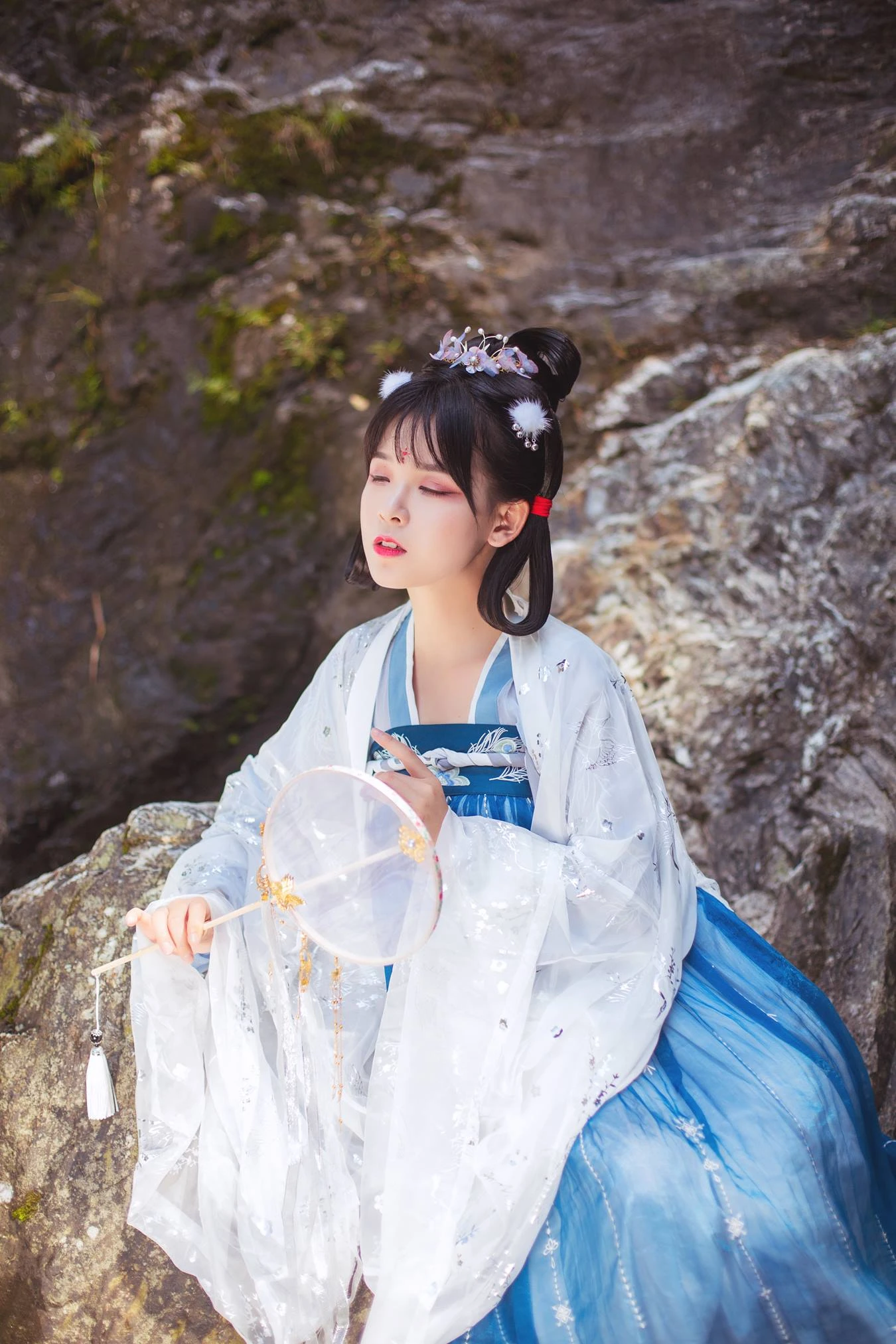 [YITUU艺图语] 2022.04.08 山气日夕佳，飞鸟相与还 悠然Hime [30P/202MB]