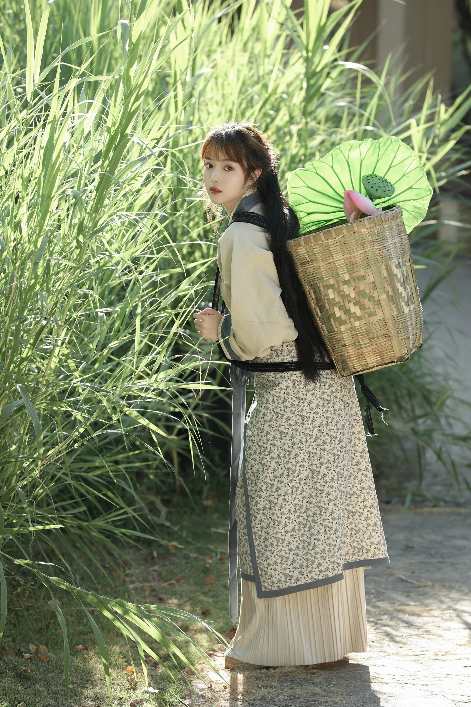 [YITUYU艺图语]2022.09.26 采荷 小薇人儿[37+1P/491MB]
