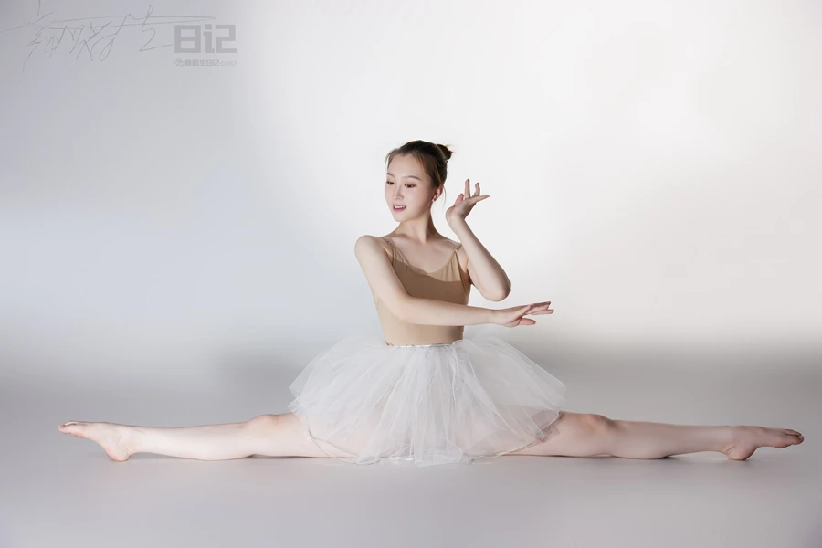 [GALLI嘉丽]舞蹈生日记 076 – 高雯雯 [41P/315MB]