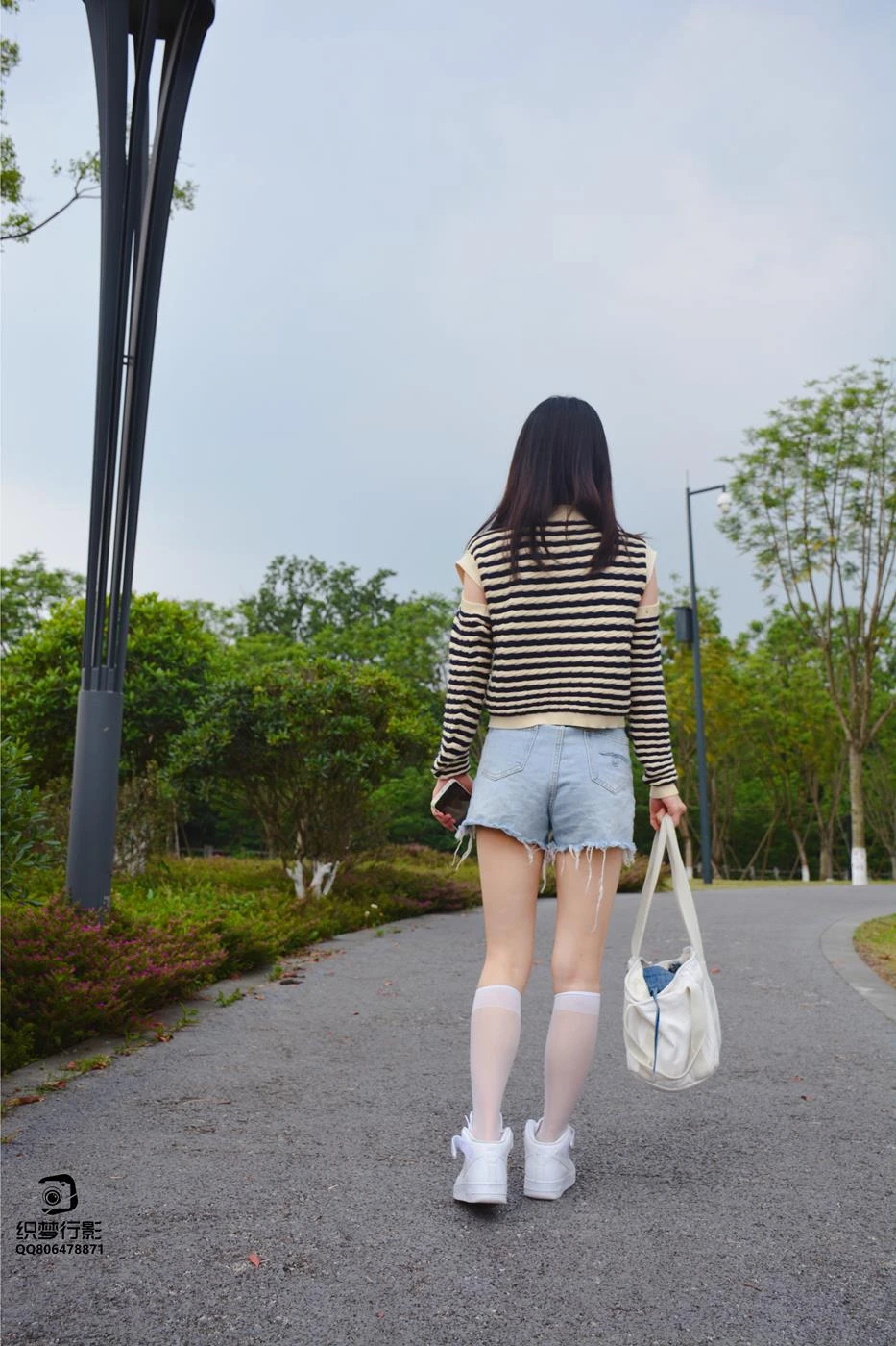 [织梦映像]NO.025 超甜美少女后作，夕阳西下断肠人在天涯[80P/1V/2.45GB]
