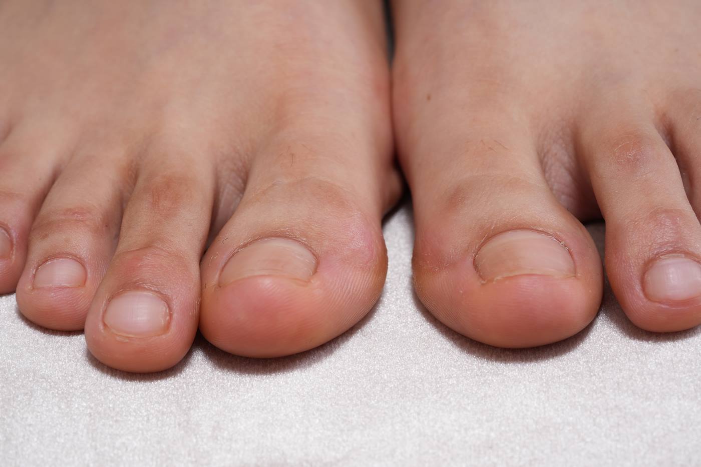 [Sexy Asian Girls Feet] NO.030 妹儿展示她的姓感的39码大脚丫 [170P/3.59G]