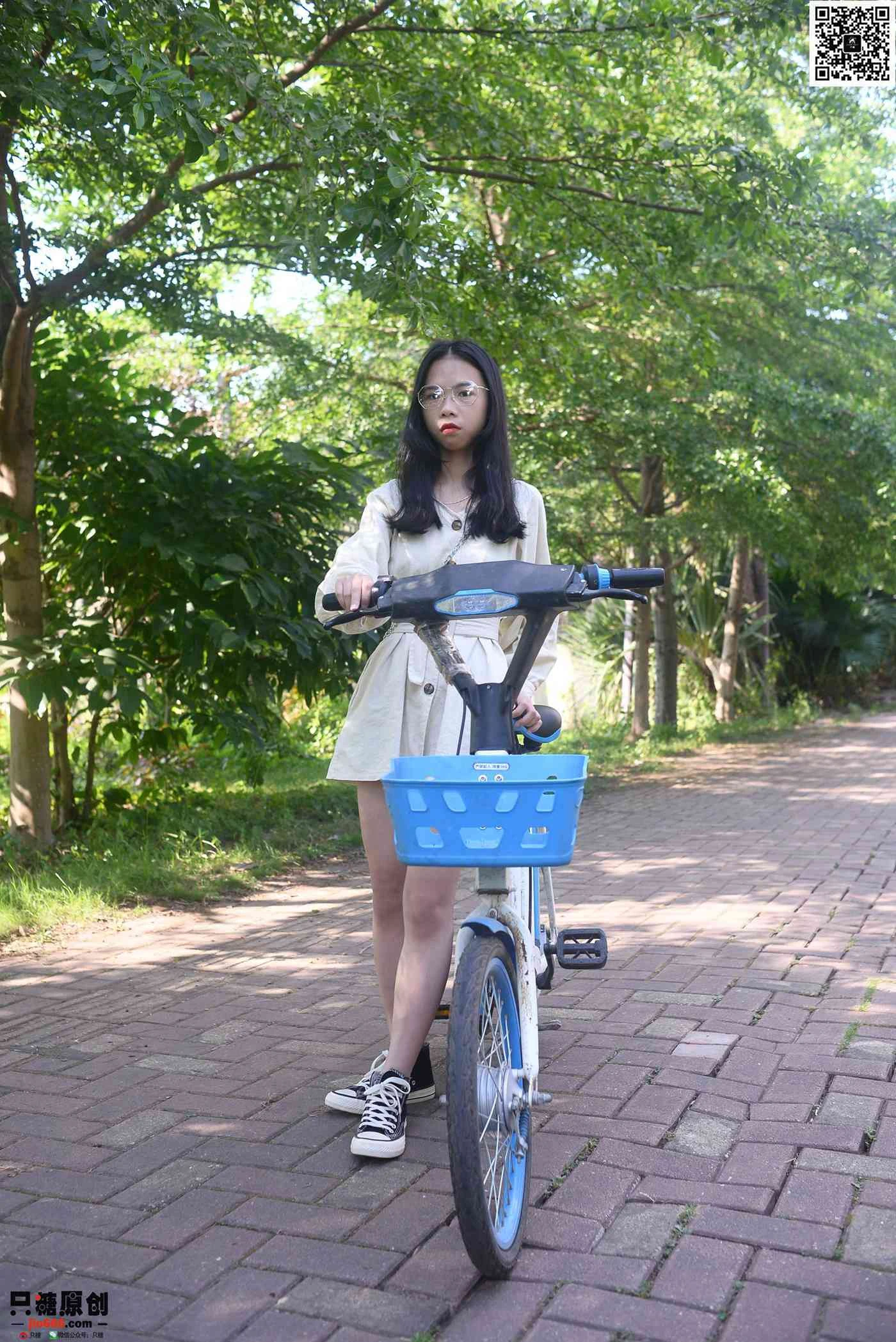 只糖棉袜 NO.340 小花 – 时光如初见 [64P/1V/583M]