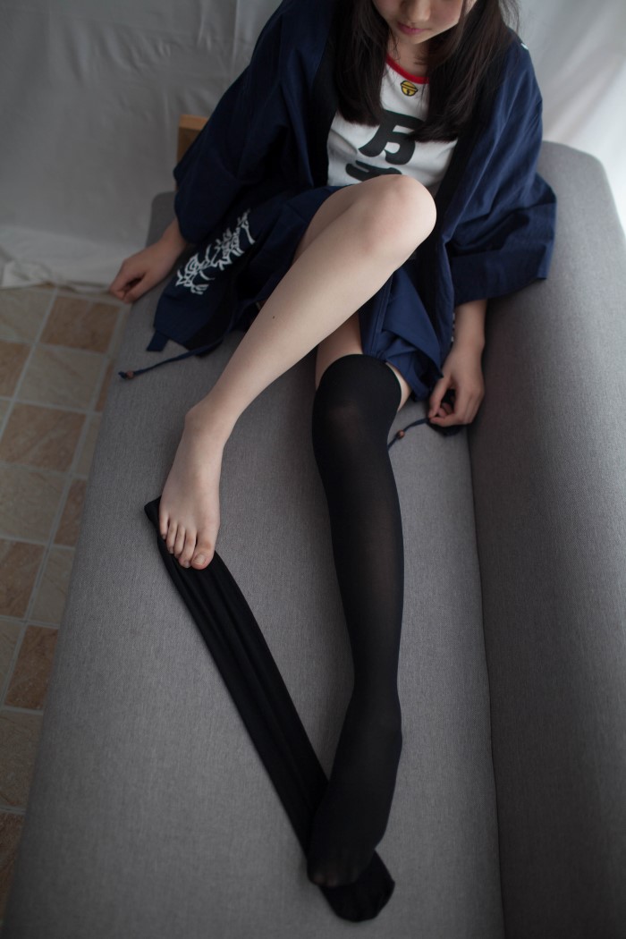 少女秩序 VOL.006 黑丝小解解 [55P/171MB]