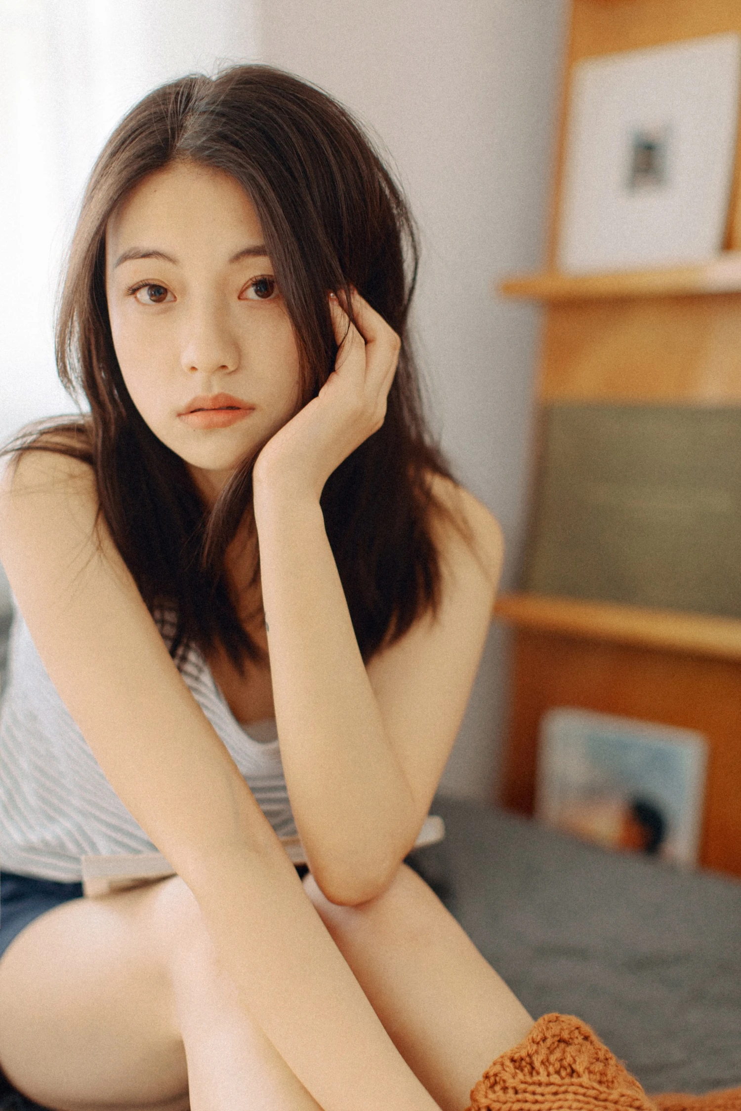 [YITUYU艺图语] 2022.06.01 寝居女子写真集 九月 [34P/395MB]