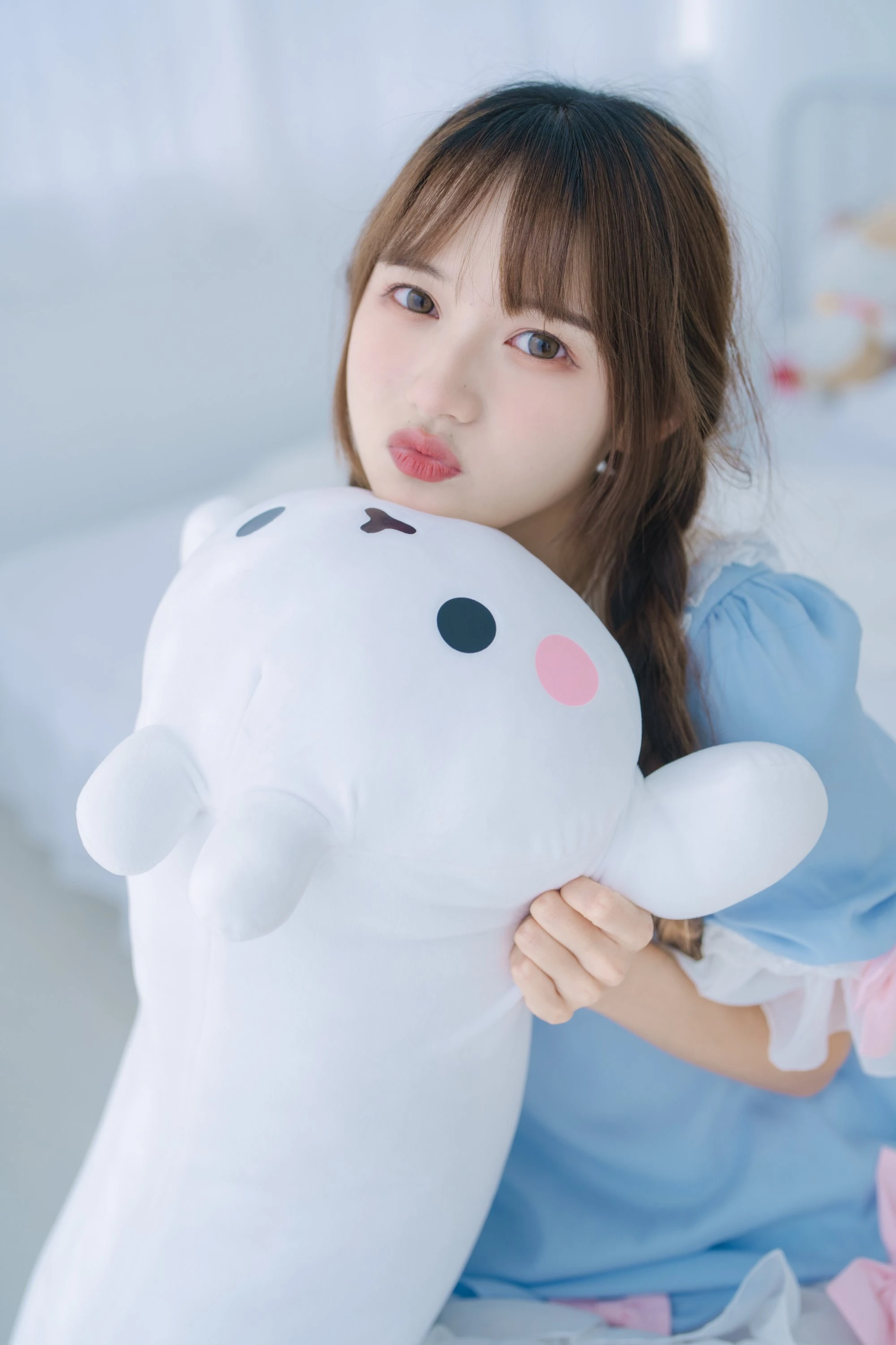 [YITUYU艺图语]2022.08.13 纯白色可爱 兔子Zzz不吃胡萝卜[31+1P/224MB]