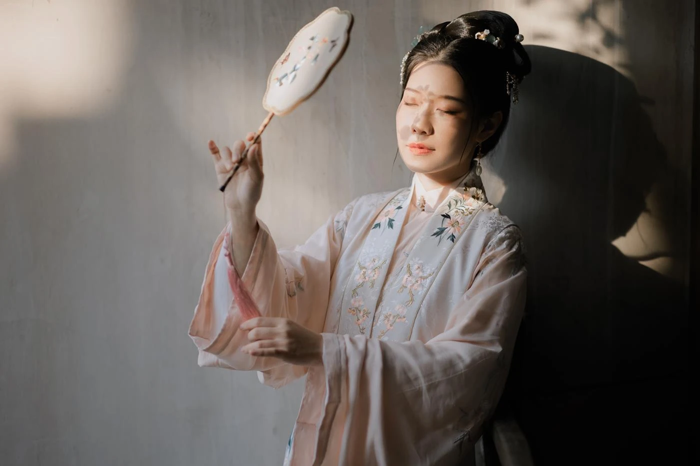 [YITUYU艺图语] 2022.02.16 梦断 tiff罗 [23P/145MB]