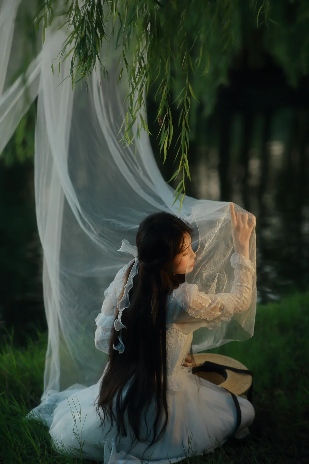 [YITUYU艺图语]2023.04.17 湖边假日 柳柳杨柳柳_ [38+1P/661MB]
