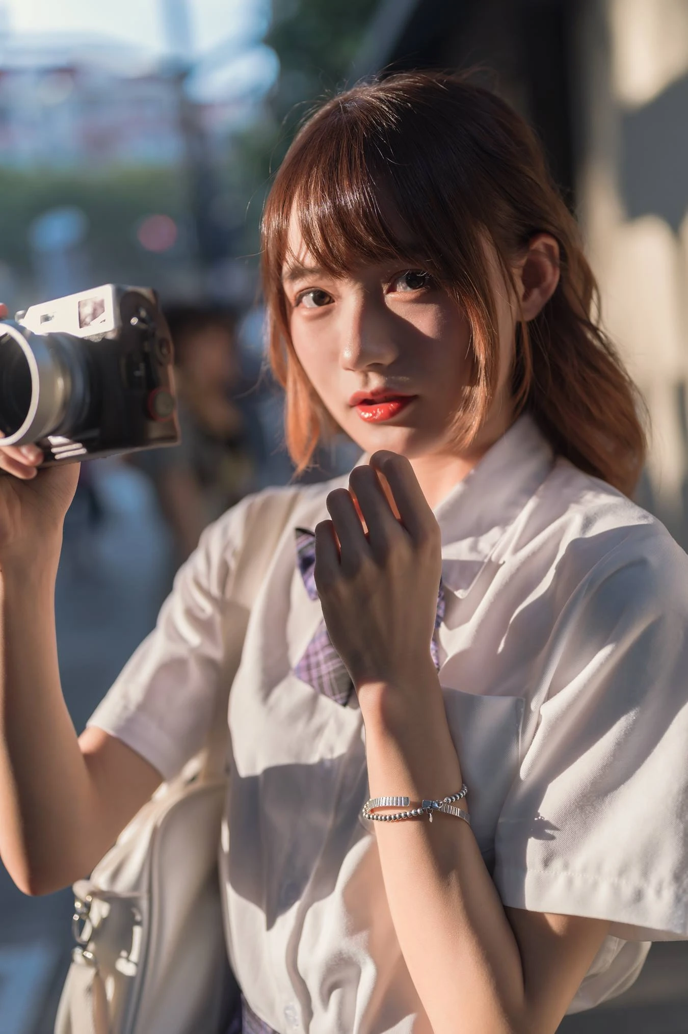 [YITUU艺图语] 2022.05.08 文艺少女 兔子Zzz不吃胡萝卜 [24P/178MB]