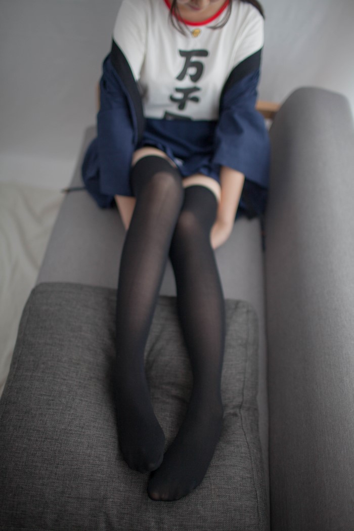 少女秩序 VOL.006 黑丝小解解 [55P/171MB]