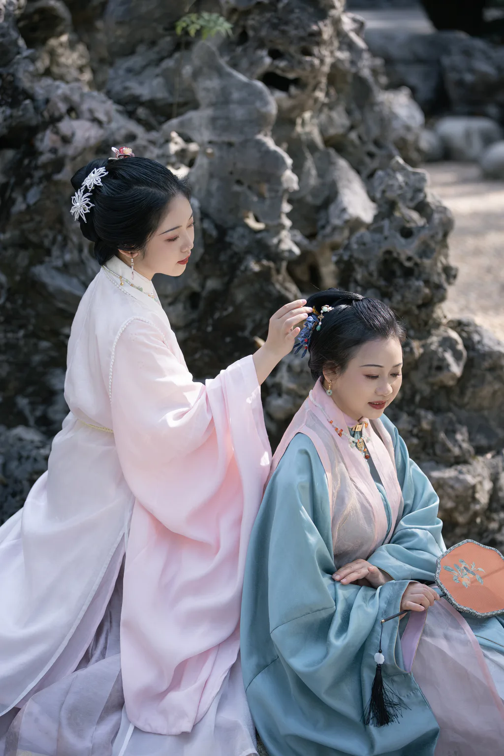 [YITUYU艺图语]2023.04.18 墨萱图 沉诗思 [32+1P/356MB]