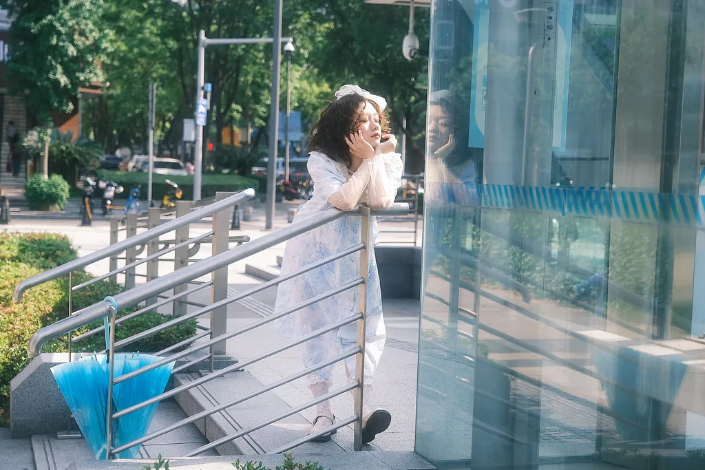 [YITUYU艺图语]2022.12.09 爱丽丝漫游城市 馨馨[22+1P/374MB]