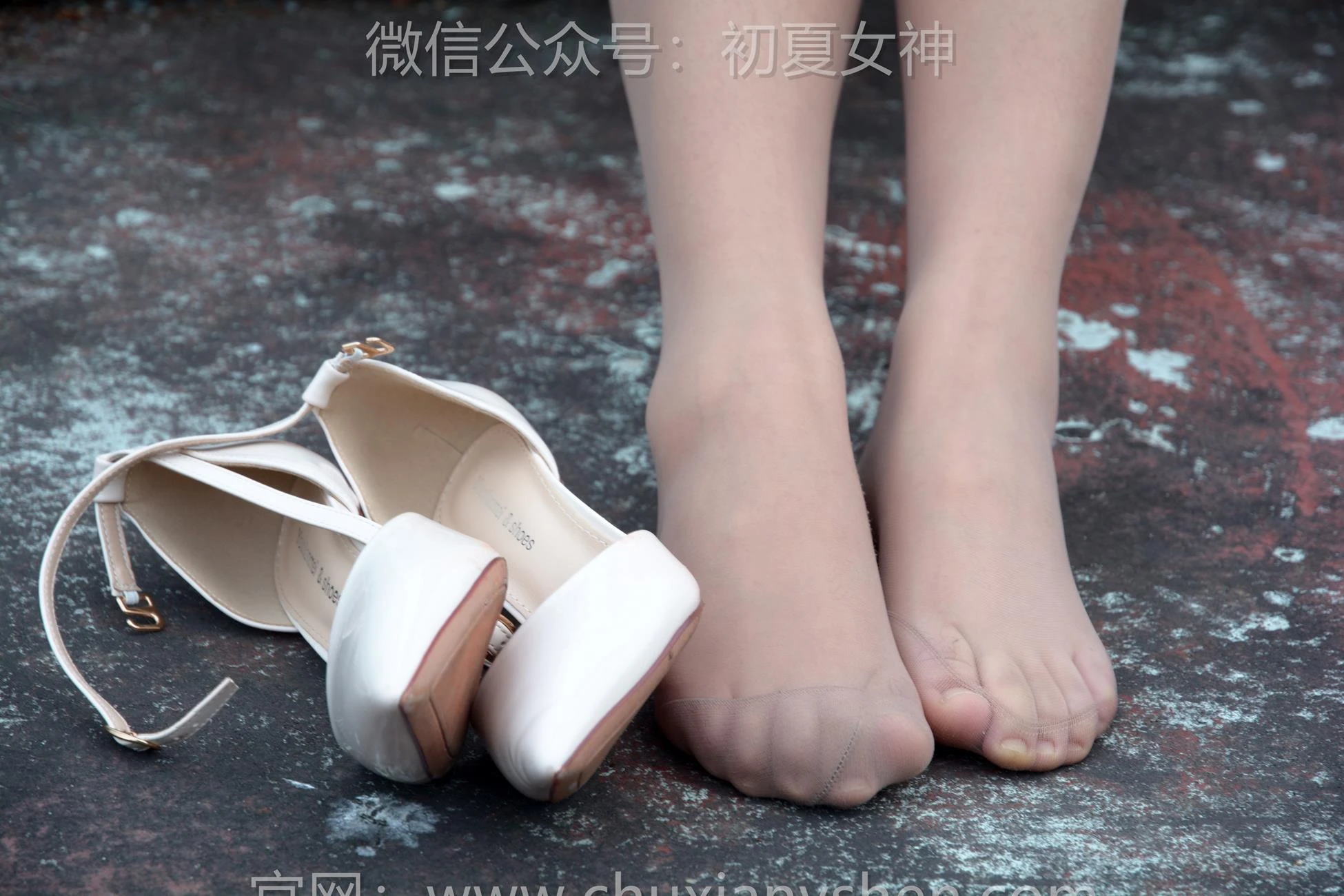 初夏女神 NO.243 点点 夏去秋来[100P/1V/4.10GB]