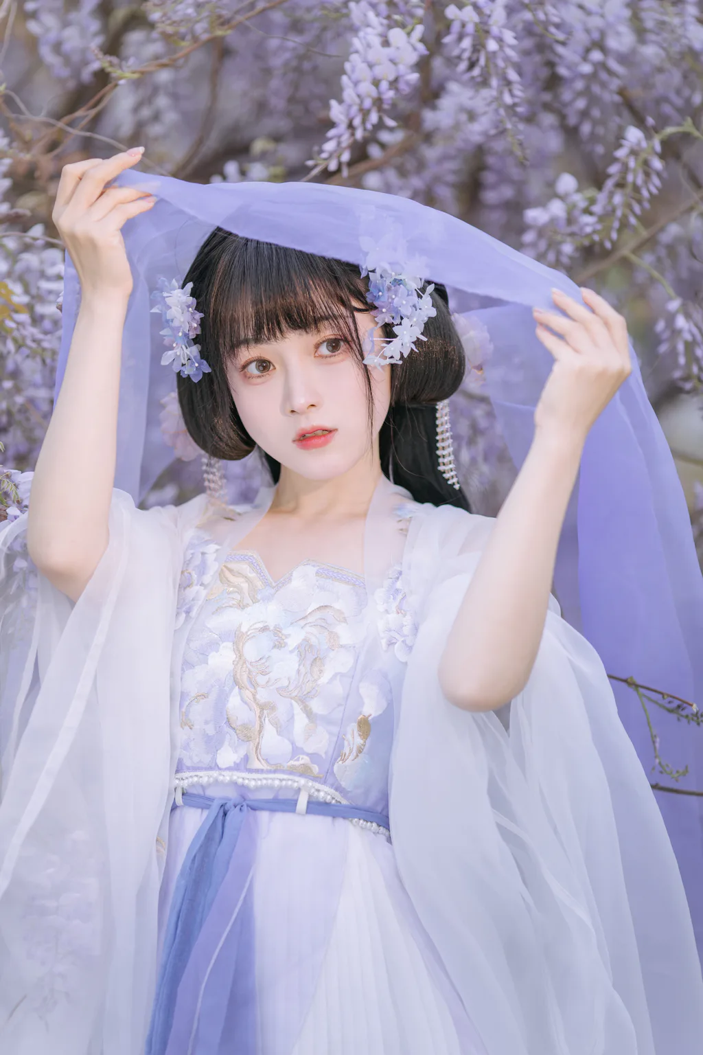 [YITUYU艺图语]2023.04.24 紫藤小花仙 麻辣孔雀 [19+1P/131MB]