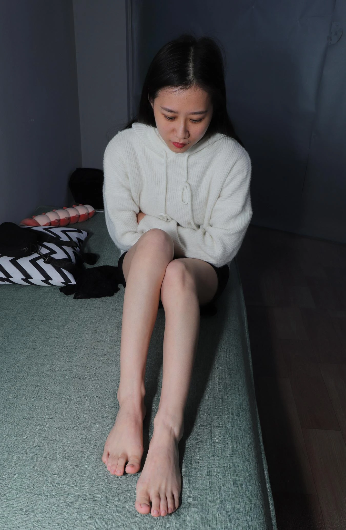 [Pary学生模拍] No.016 极品镁钕小芳第二季室内展示修长美jiao [139P/550MB]