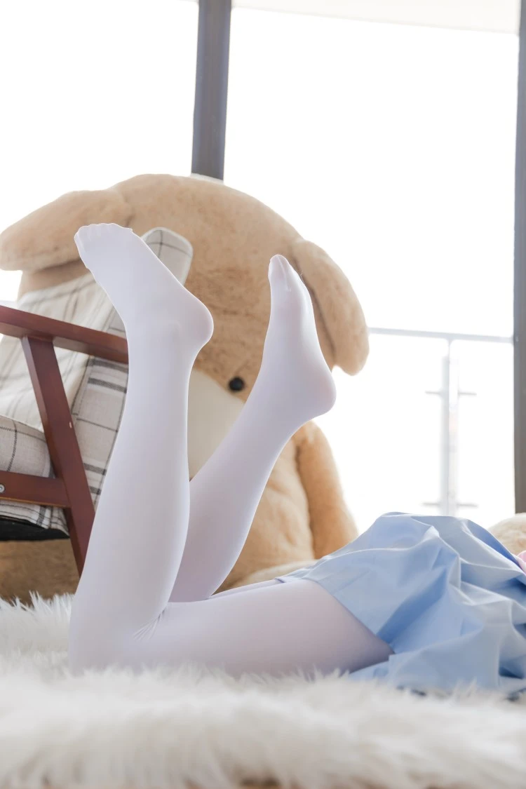 喵写真 早期作品09 白丝少女居家写真 [104P/1V/643MB]