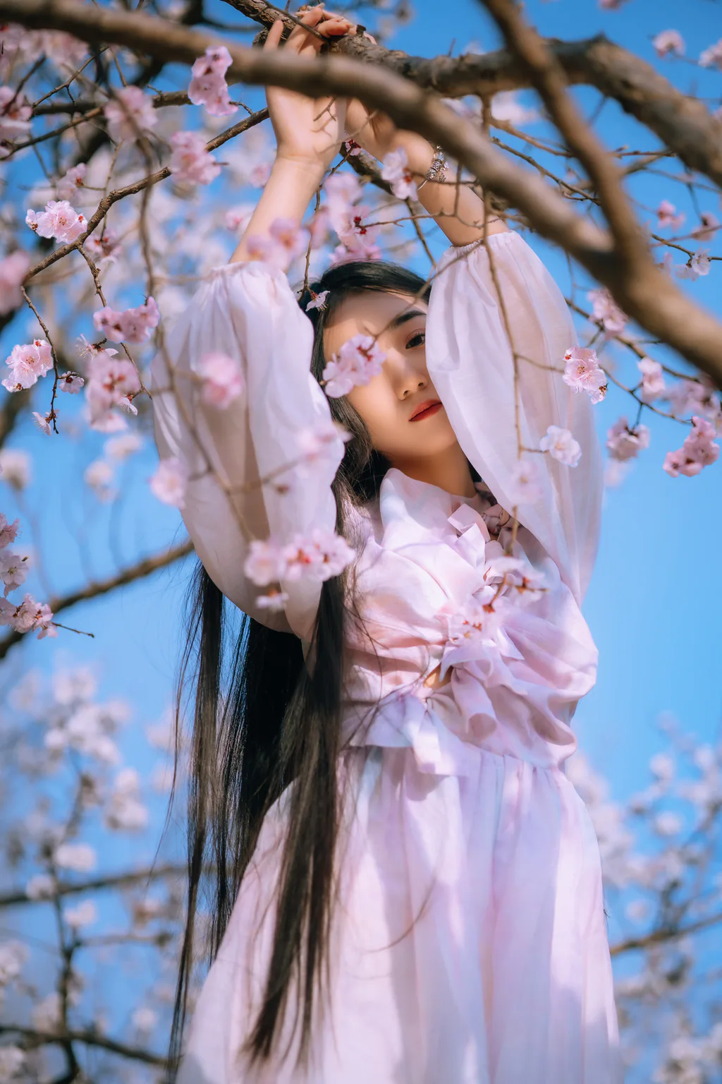 [YITUYU艺图语]2023.06.04 桃花少女 异域荷包蛋[21+1P/179MB]