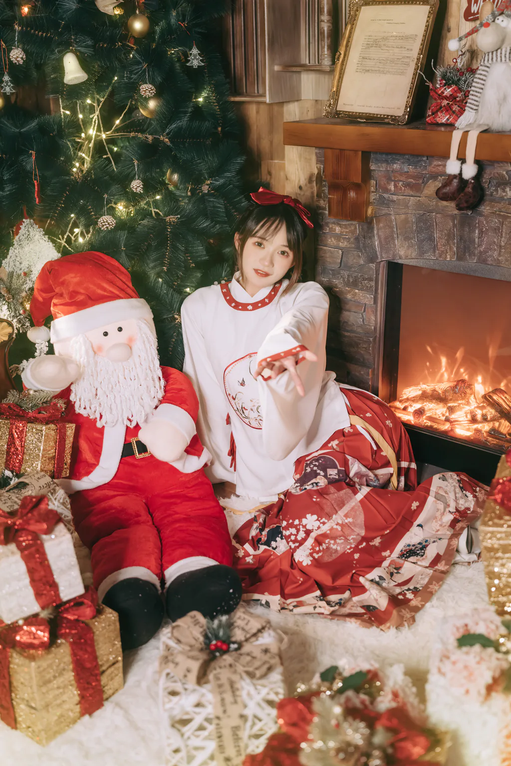 [YITUYU艺图语]2022.12.27 汉洋折衷的圣诞 兔子Zzz不吃胡萝卜[28+1P/194MB]