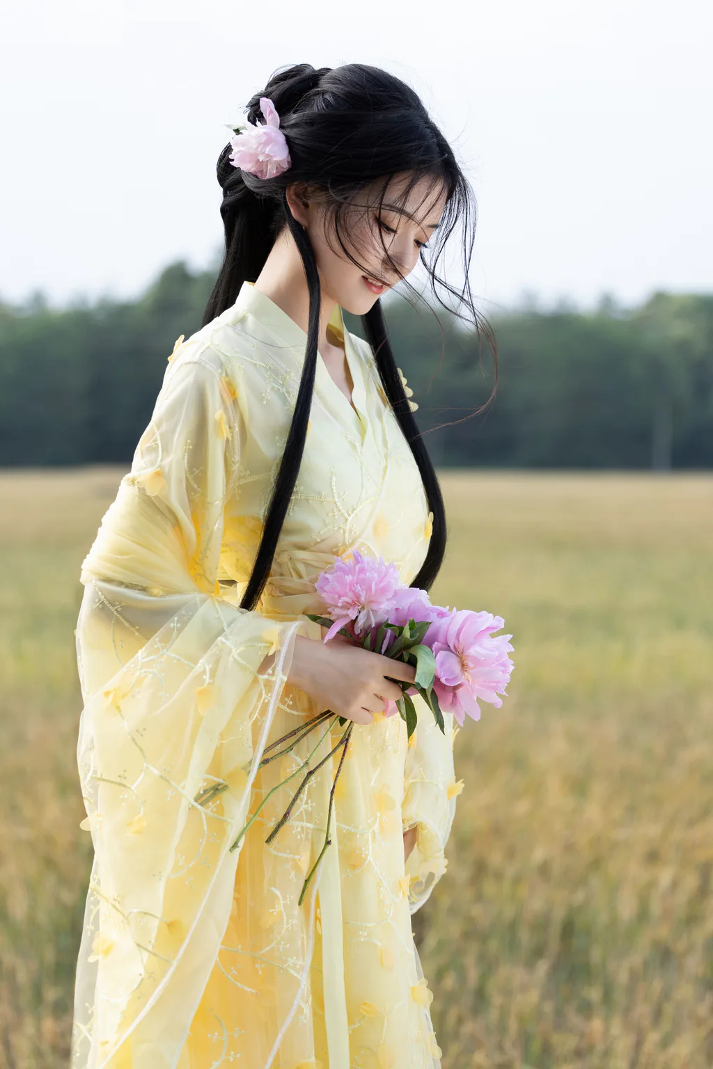 [YITUYU艺图语]2023.05.01 风吹麦浪 若若yuu[21+1P/194MB]