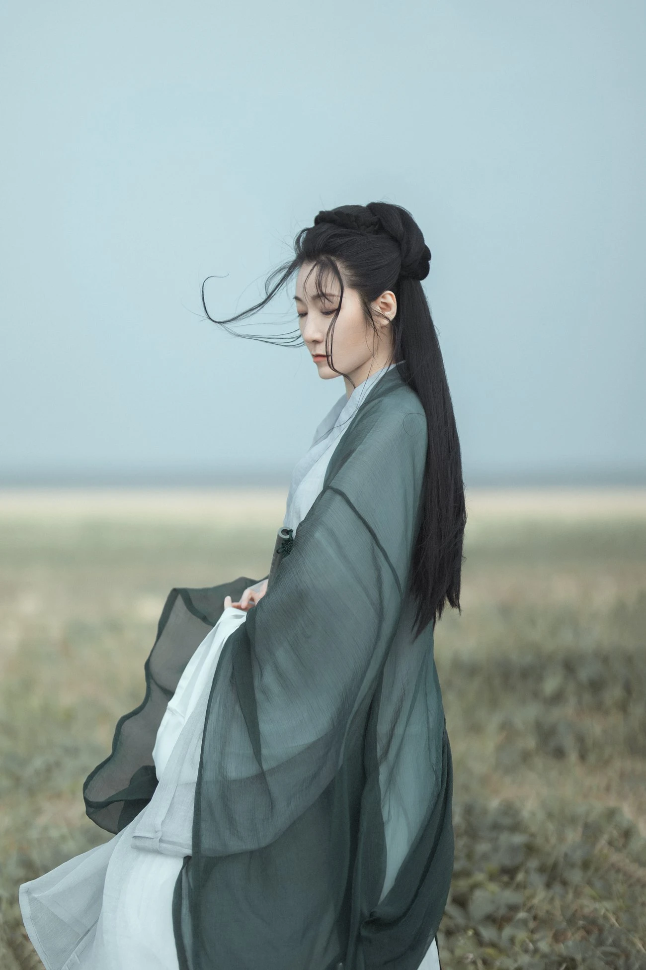 [YITUYU艺图语] 2021.10.21 天涯倦客 何佳 [26P/312MB]