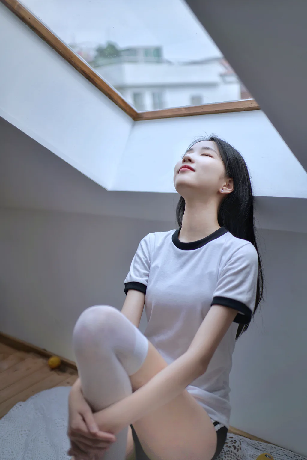 [YITUYU艺图语]2022.12.29 阁楼里的素白 小静[25+1P/594MB]