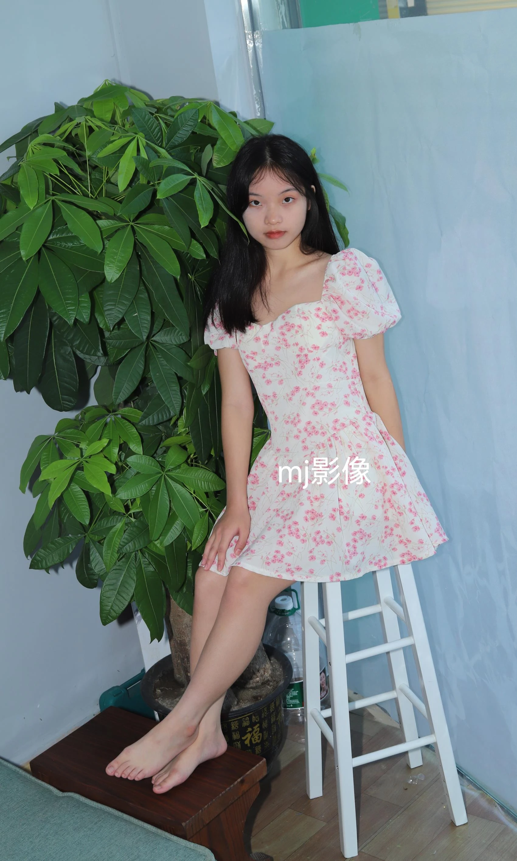Pary摄影 NO.079 开学季新模小镁钕诗诗的36码小嫩脚脚趾非常整齐[100P/599MB]