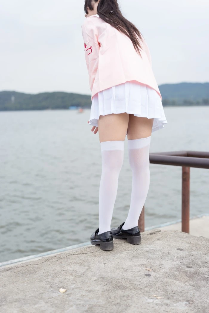 喵写真 VOL.010 湖边白丝罗莉 [66P/494MB]