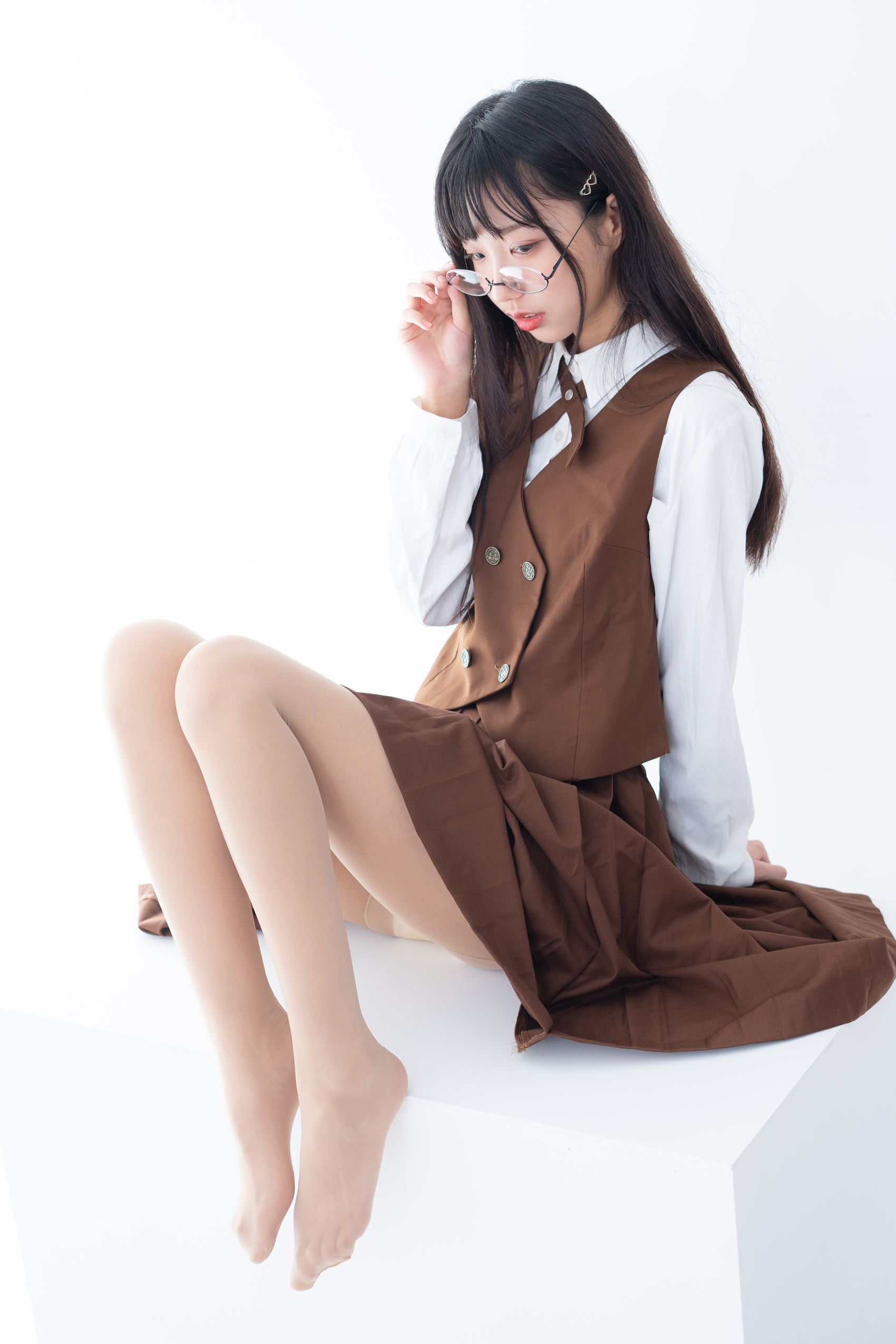 [紧急企划]内部定制 NO.016 一只喵喵梓 棕色JK裙[48P/1V/1.09GB]