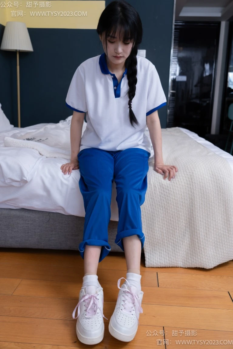 甜予摄影 NO.091期：澜澜-校服、白布鞋、板鞋、白棉袜、短肉丝（脚尖加固款）、裸足（完整版）[135P/2V/10.41GB]