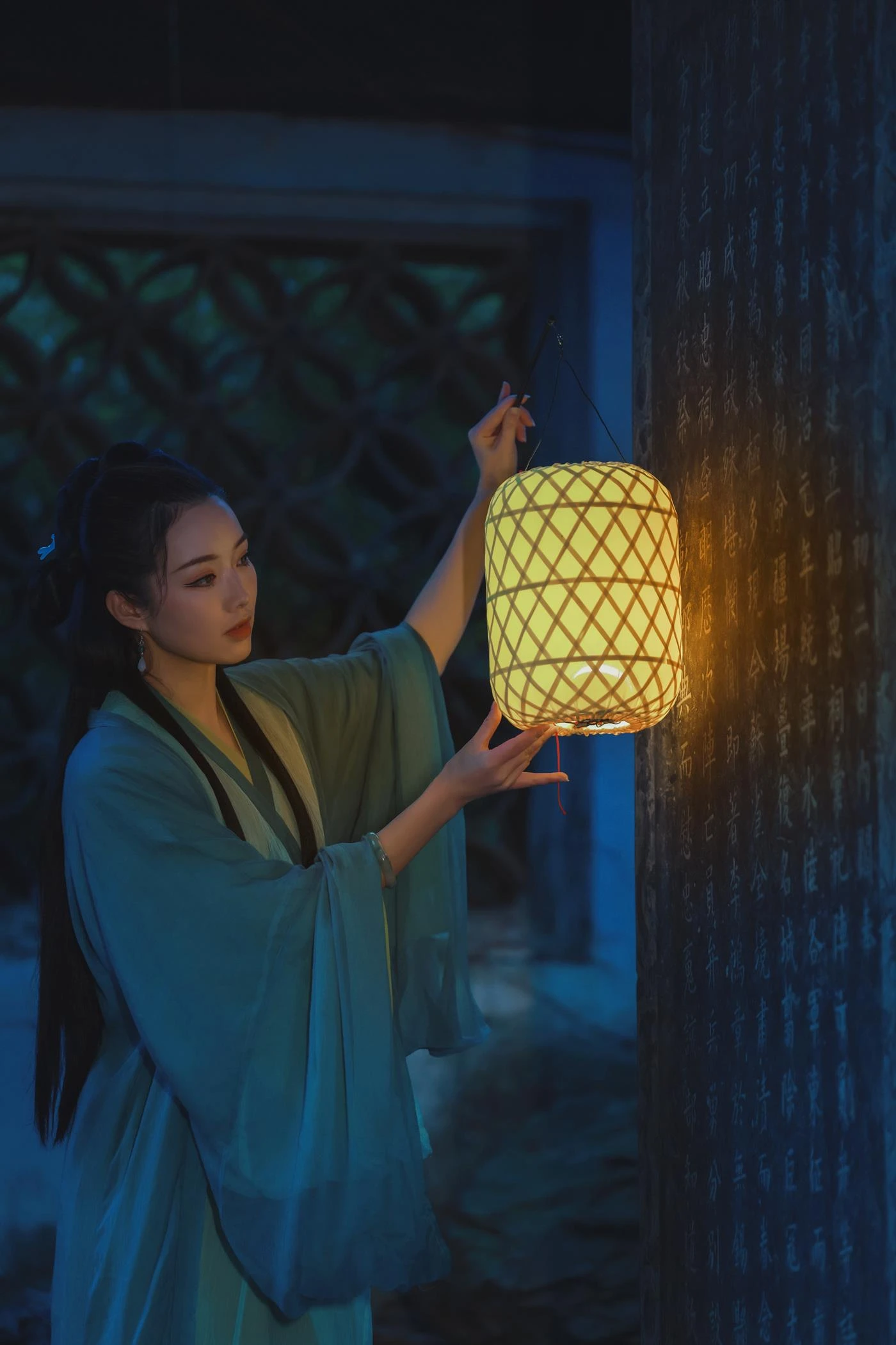 [YITUYU艺图语] 2022.03.01 清平误 鹿呦 [28P/333MB]