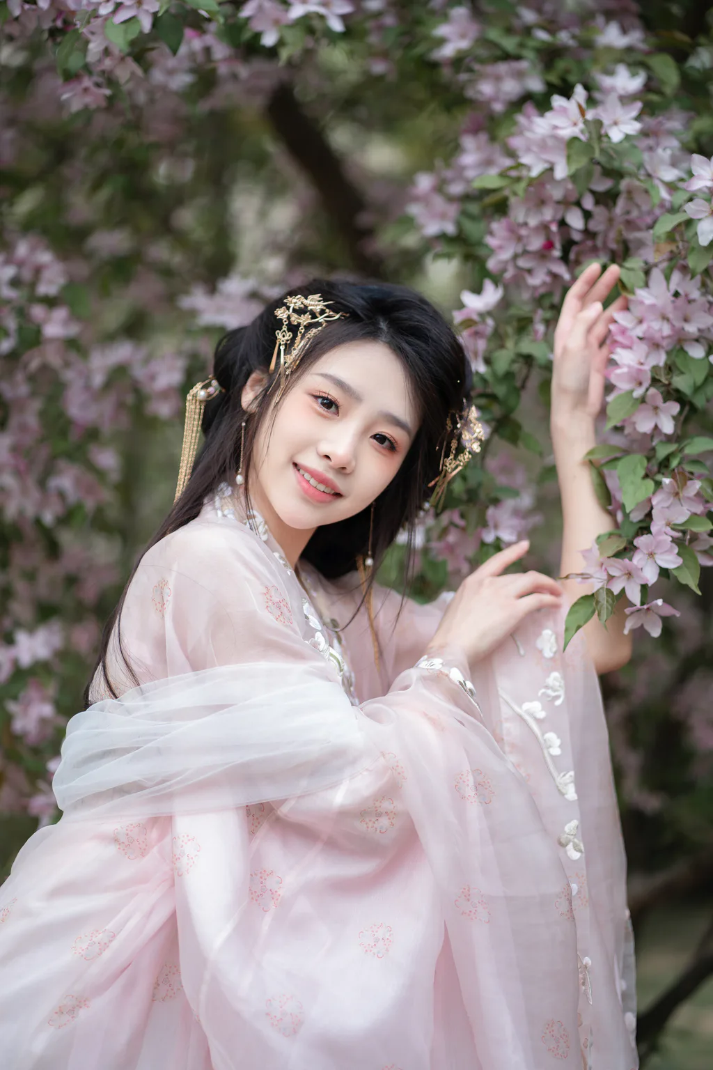 [YITUYU艺图语]2023.04.16 十里春风不如你 小甘甘xx [24+1P/397MB]
