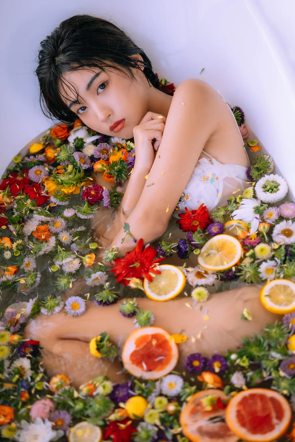 [YITUYU艺图语]2023.05.31 浴缸鲜花少女 文文[44+1P/419MB]