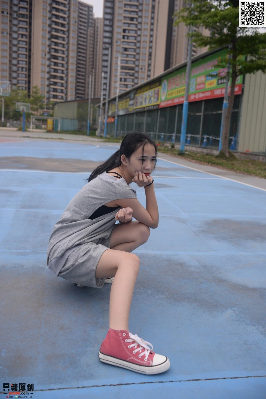 [只糖棉袜]NO.267 小米酱 好看的锁骨千篇一律[146P/1V/899MB]