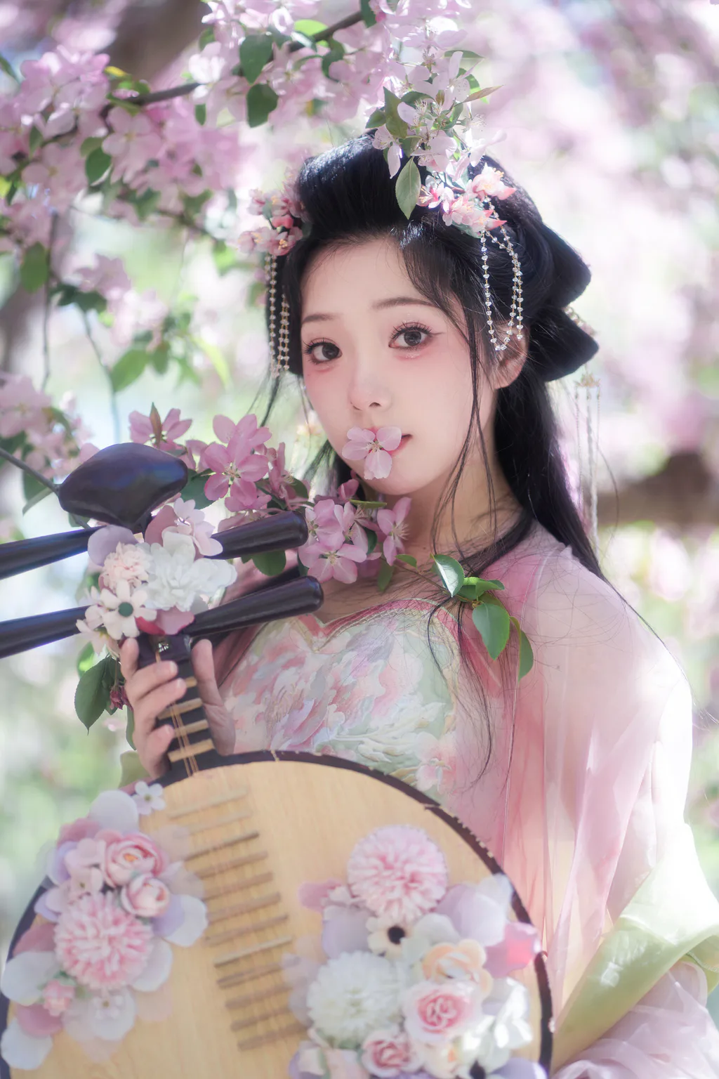 [YITUYU艺图语]2023.05.22 发光的春日宴 林又迟[23+1P/381MB]