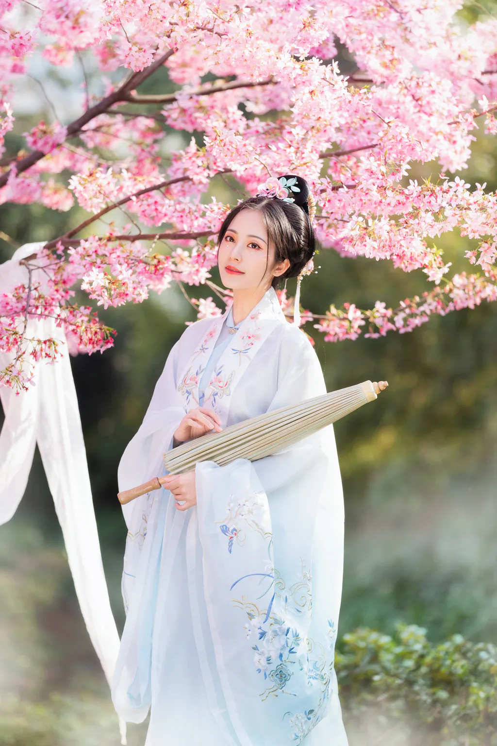 [YITUYU艺图语]2023.05.18 春樱 是雨诗呀[23+1P/166MB]