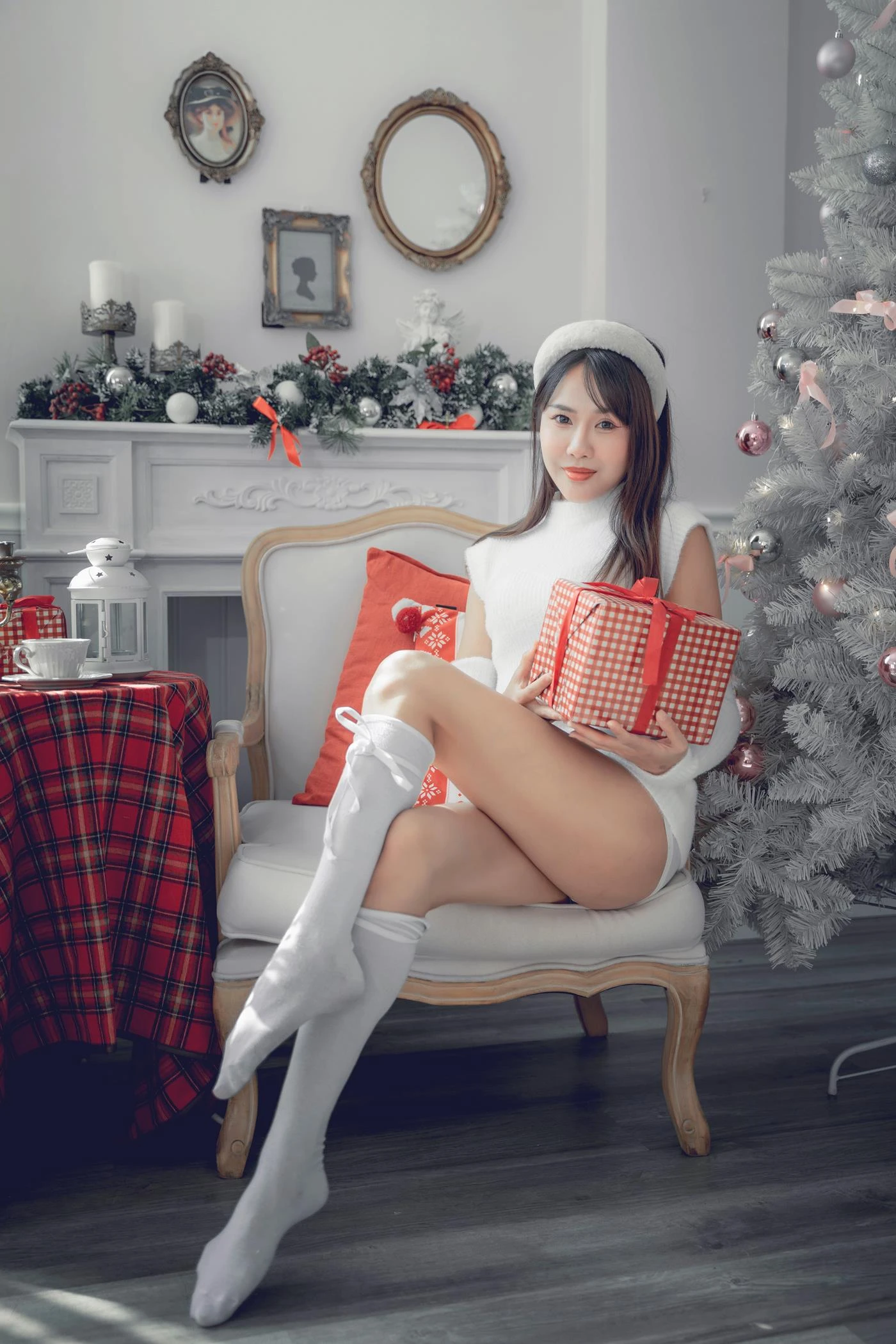 [YITUYU艺图语] 2021.12.21 圣诞少女 lin [42P/446MB]