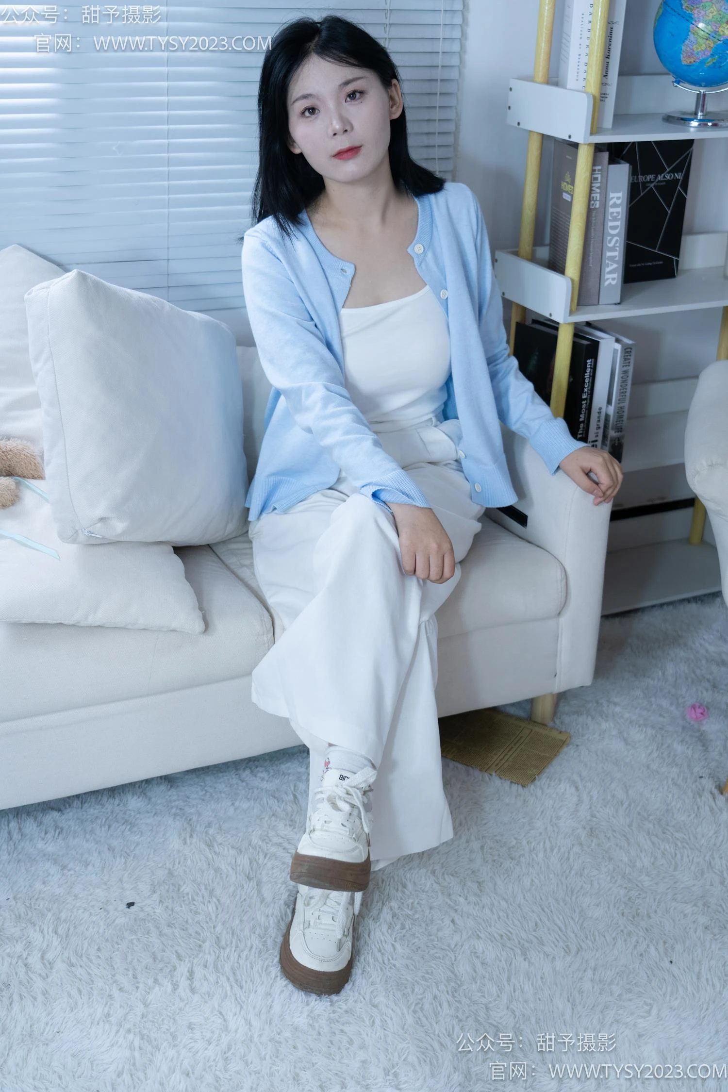 甜予摄影 NO.060 梨子-板鞋、脏白棉袜、裸足[114P/2V/9.36GB]