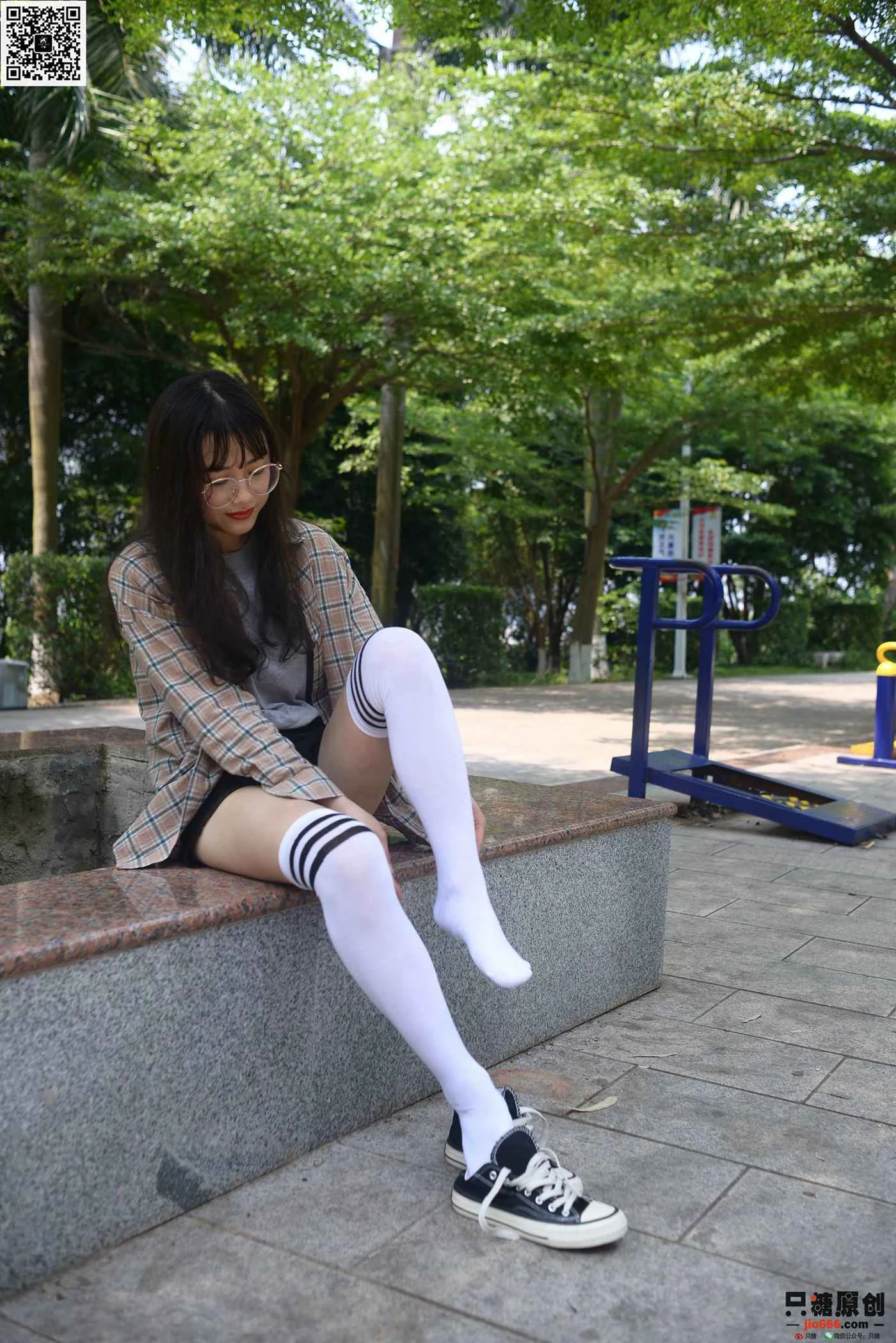 只糖棉袜 NO.374 潘潘 – 风和日暖 [82P/345MB]