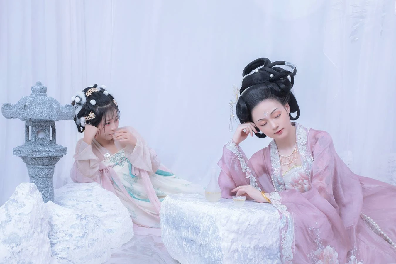 [YITUU艺图语] 2022.05.14 广寒谣 模特合辑 [25P/129MB]