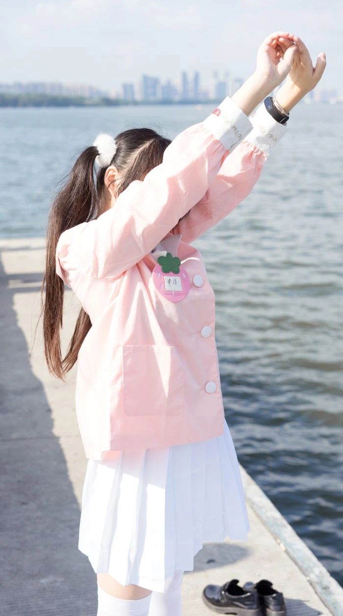 喵写真 VOL.010 湖边白丝罗莉 [66P/494MB]