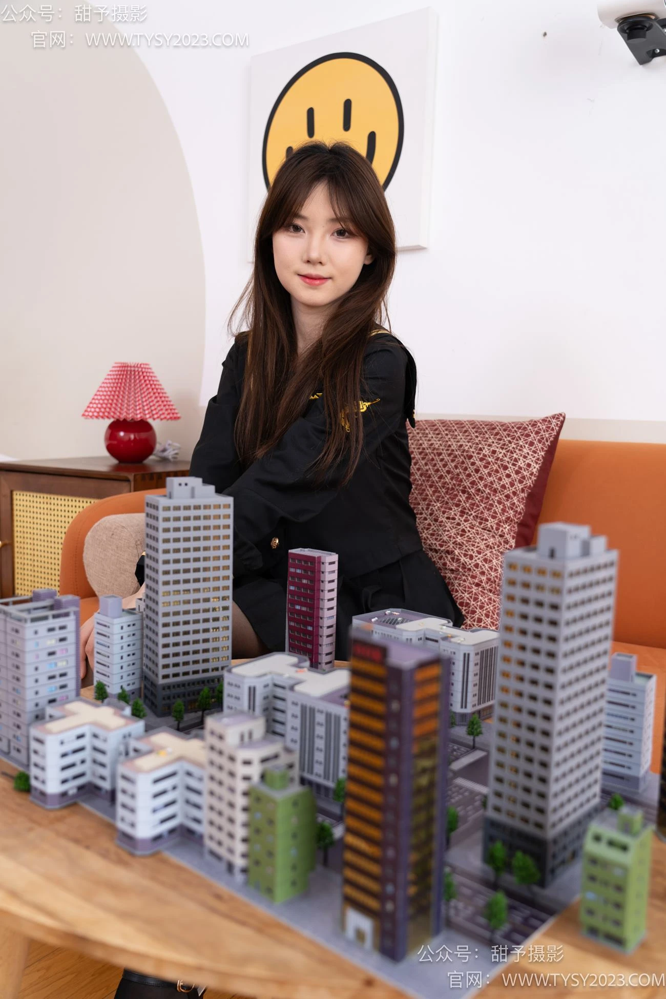 甜予摄影 NO.077 璇璇-JK至服、凉爽高跟鞋、嘿丝（脚尖透明款）、小人国剧情[128P/2V/10.6GB]